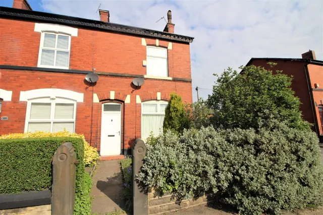 Dumers Lane, Radcliffe, M26, photo 1
