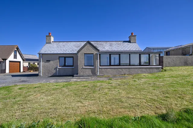 Photo 3 — Seaview Cottage, Hamnavoe, Shetland, ZE2 9LA