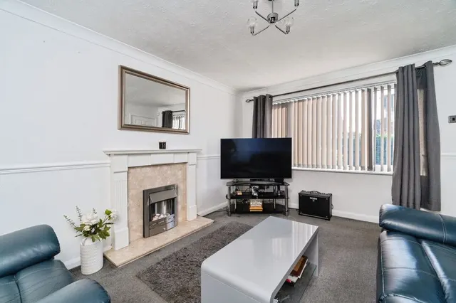 Photo 2 — Laburnum Drive, Grimsby, Lincolnshire, DN34