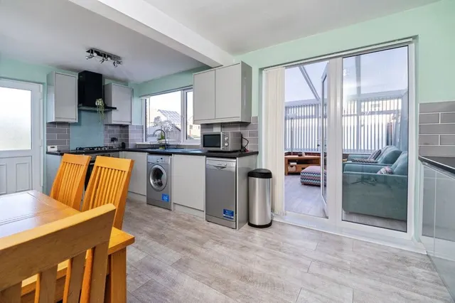 Photo 3 — Laburnum Drive, Grimsby, Lincolnshire, DN34