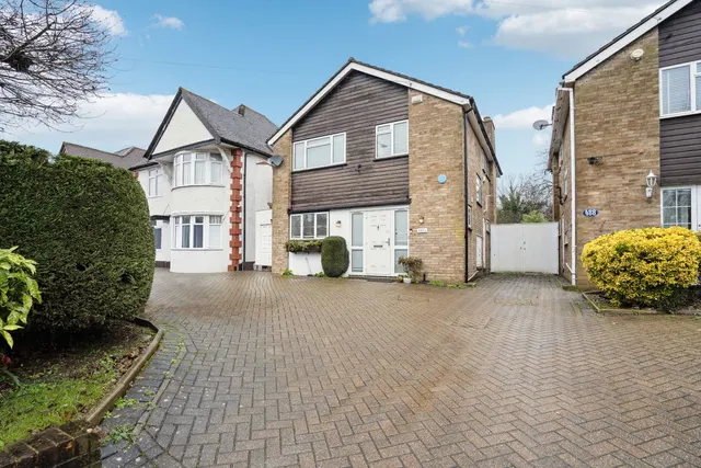 Pinner, HA5, photo 1