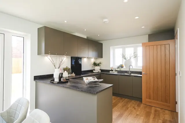 Coventry Lane, Bramcote, NG9, photo 3