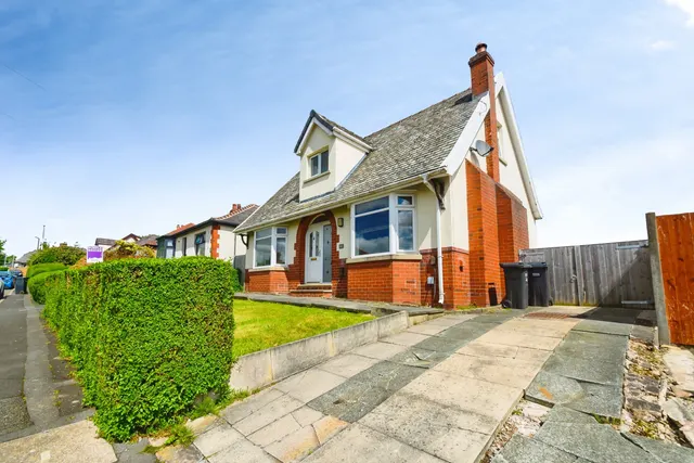 Hughes Avenue, Horwich, Bolton, photo 1