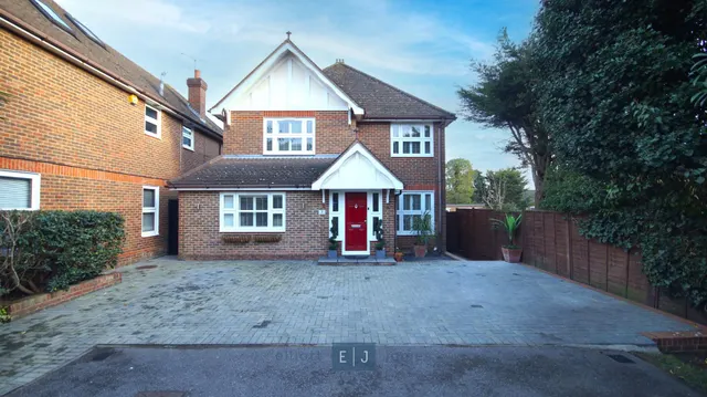 Alderton Mews, Alderton Hill, Loughton, photo 1