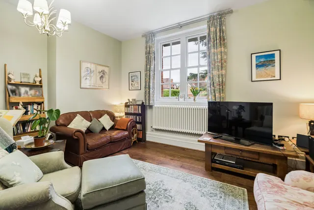 Photo 3 — Liston Road, Marlow SL7 1AS