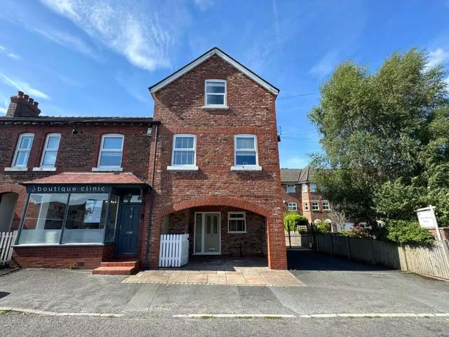 Knutsford Road, Alderley Edge, Cheshire, SK9 7SD, photo 1