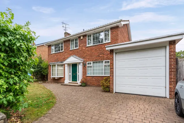 Hookstone Drive, Harrogate, HG2, photo 1