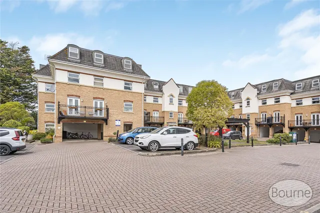 Hipley Street, Old Woking, GU22, photo 1