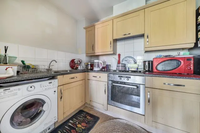 Florey Gardens, Aylesbury, HP20, photo 2