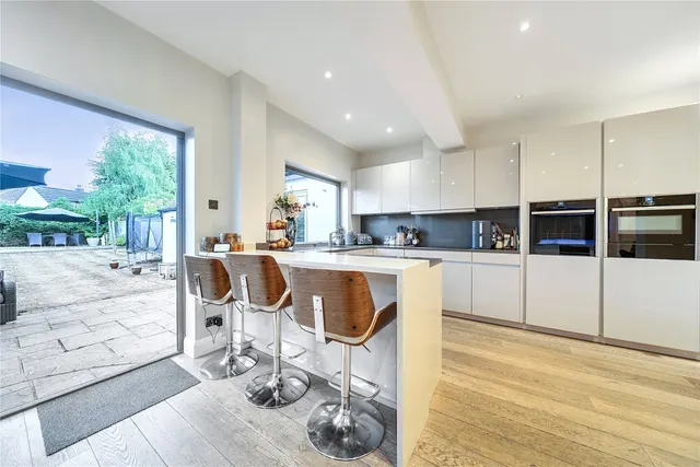 Photo 3 — Repton Road, Orpington, BR6