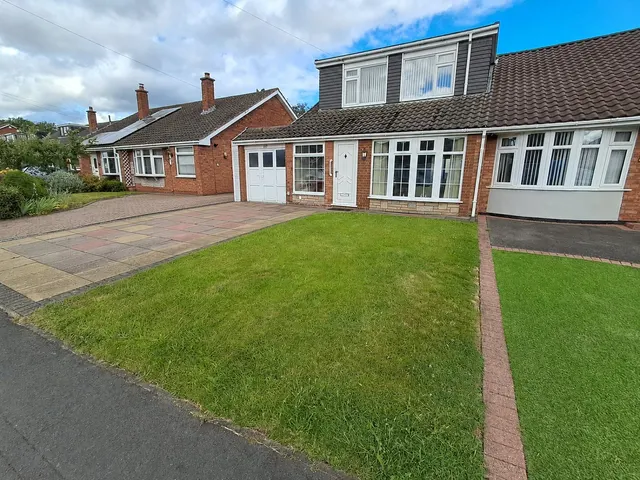 Fairoaks Drive, Great Wyrley, Walsall, WS6, photo 1