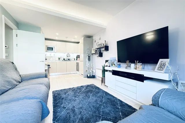 Photo 2 — Wokingham Road, Bracknell, Berkshire, RG42 1AF