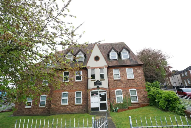 Photo 2 — Hathaway Road, Grays, Essex, RM17 5LB