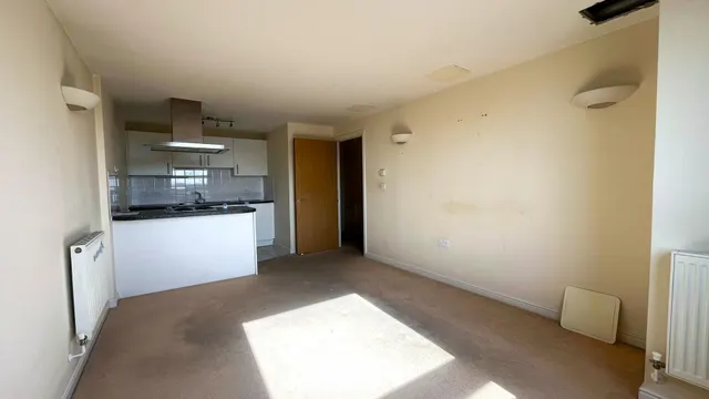 Photo 2 — 1 Throwley Way, Sutton, SM1