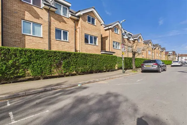 89 Park Road, London, SW19 2BD, photo 1