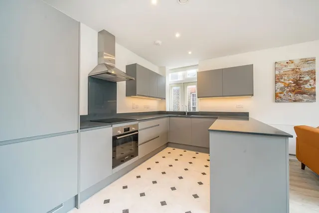 Three Pigeons House, W5, photo 3