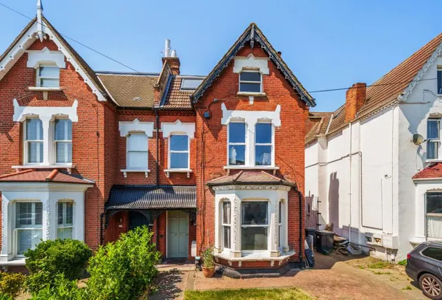 Madeira Road, London, SW16, photo 2