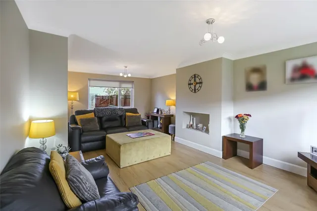 Manuel Terrace, Dreghorn, KA11, photo 2
