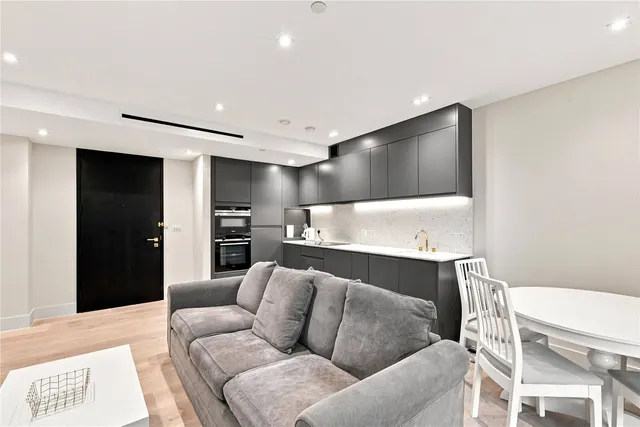 Photo 3 — Crompton Street, London, W2 1ND