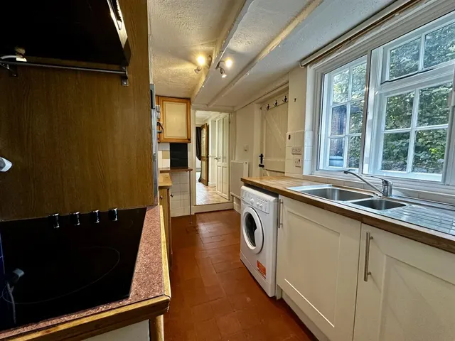 High Street, Avebury, SN8, photo 3