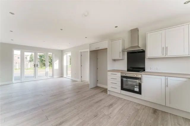 Elder Avenue, Upton, WF9, photo 2