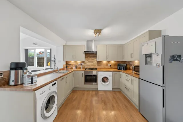Bexhill Drive, Leigh, WN7, photo 2