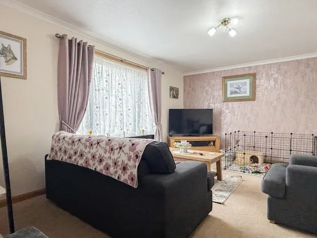 Photo 3 — Eemins Place, Bishopmill, Elgin
