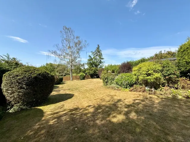 Linton ~ Linton Common, LS22, photo 2