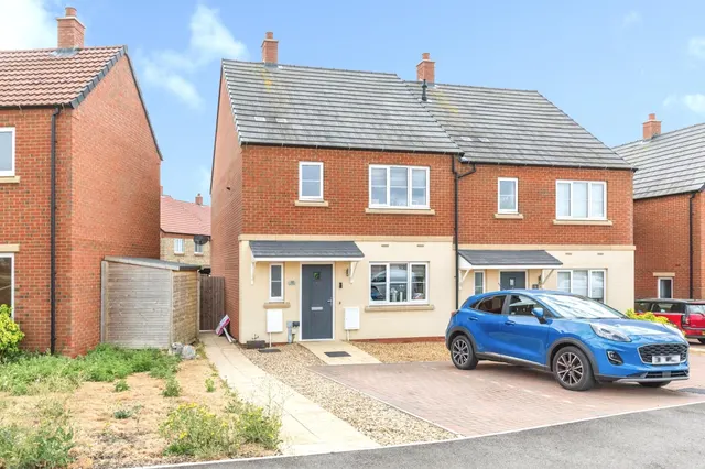 Pentelow Way, Raunds, photo 1