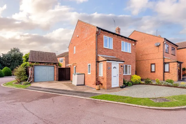 Westmorland Drive, Kettering, NN14, photo 1
