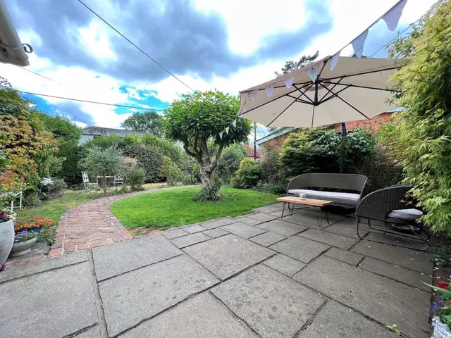 Photo 3 — Berghers Hill, Wooburn Green HP10 0JP