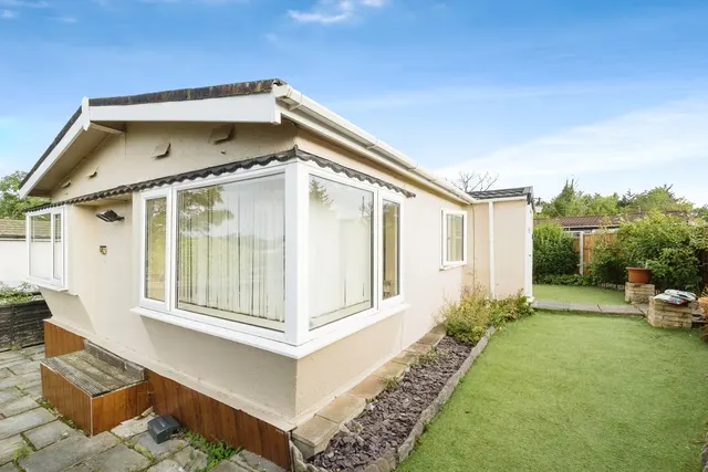 Sunset Drive, Havering-Atte-Bower, Romford, RM4, photo 1