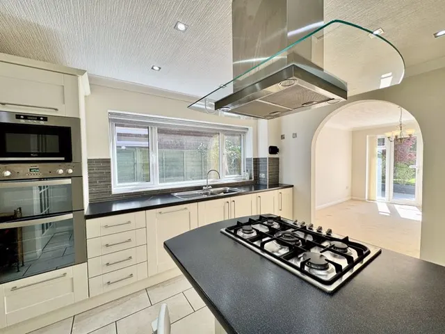 Walsall Road, Four Oaks, B74, photo 3