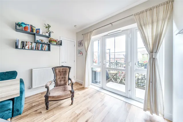 Alderson Grove, Walton On Thames, KT12, photo 3