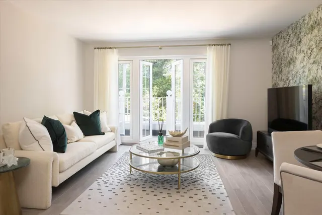 Aviator House at Brooklands Grove, Weybridge, KT13, photo 3