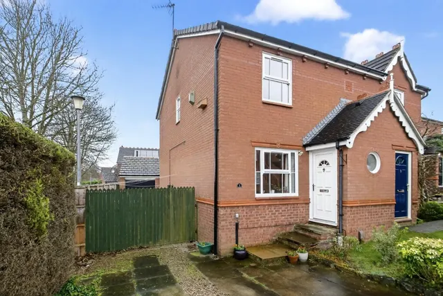 Petty Whin Close, Harrogate, photo 1
