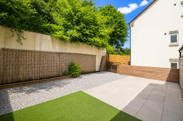 Photo 3 — Ainsworth Close, Darwen