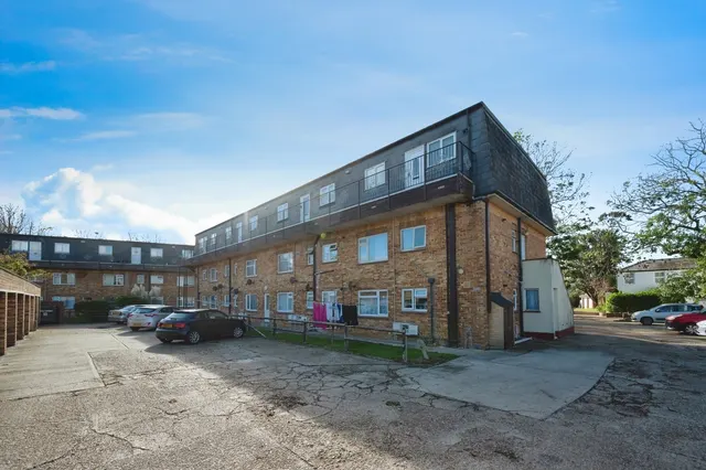 Stamford Avenue, Hayling Island, PO11, photo 1