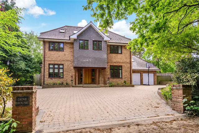 Dene Lane, Lower Bourne, GU10, photo 1