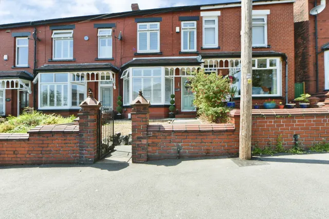 Chadderton Park Road, Oldham, OL9, photo 2