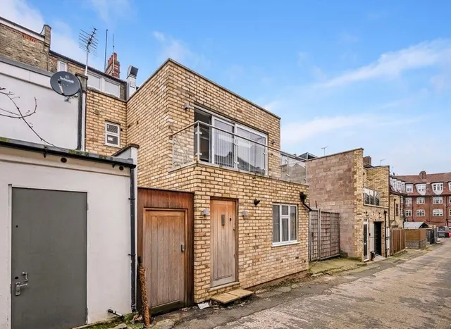 Alexandra Park Road, Muswell Hill, N10, photo 1