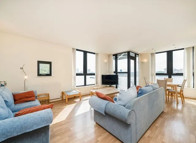 Photo 3 — Westferry Road, Canary Wharf, E14