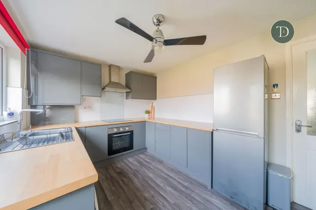 Photo 3 — Conifer Close, Whitby, CH66 2UY