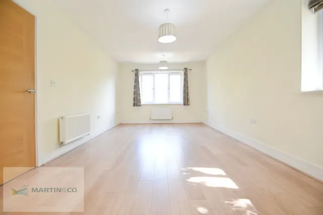 Scholars Place, Walton On Thames, KT12, photo 3