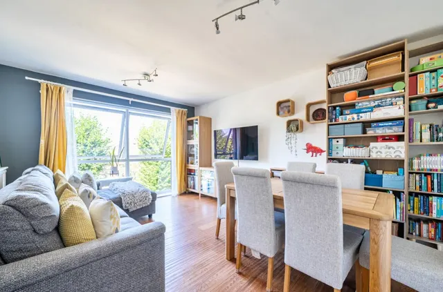Cranes Park Avenue, Surbiton, KT5, photo 1