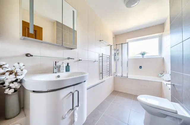 Cranes Park Avenue, Surbiton, KT5, photo 3