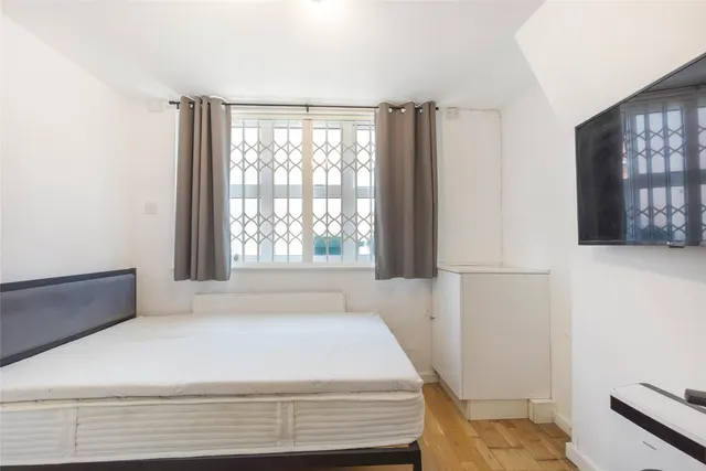 Braganza Street, London, SE17, photo 1