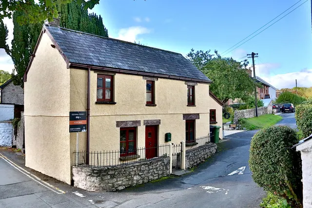Castle Road, Llangynidr, NP8, photo 1