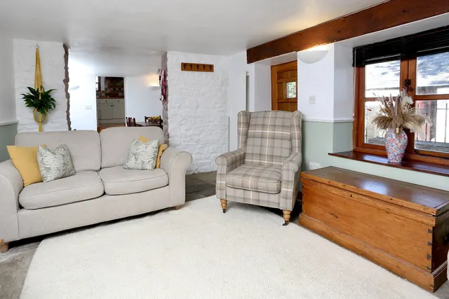 Photo 3 — Turn Pike Cottage, Castle Road, Llangynidr, Crickhowell, Powys, NP8 1NG