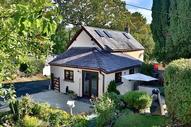 Turn Pike Cottage, Castle Road, Llangynidr, Crickhowell, Powys, NP8 1NG, photo 1